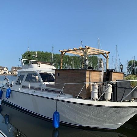 Hotel Magnifique Bateau Maison Ouistreham Exterior foto