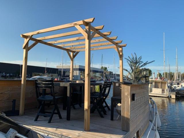 Hotel Magnifique Bateau Maison Ouistreham Exterior foto